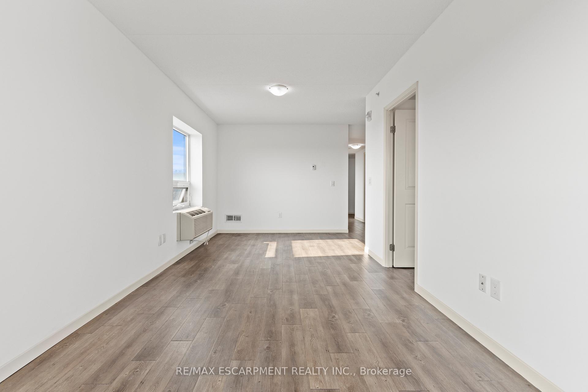 Photo 3 of Unit 701, 220 Cannon Street E, Hamilton, Beasley — HOMEH