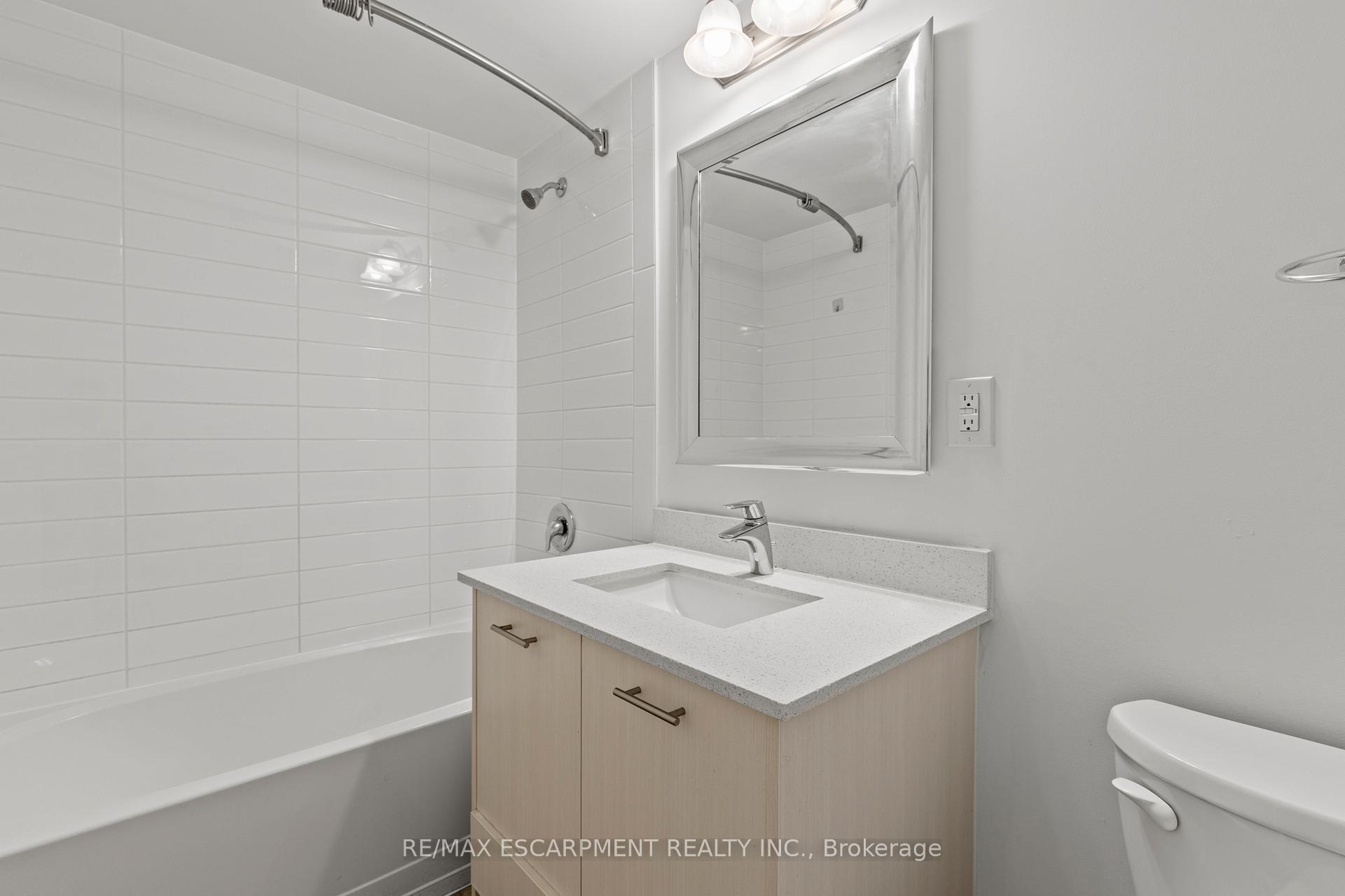 Photo 6 of Unit 701, 220 Cannon Street E, Hamilton, Beasley — HOMEH