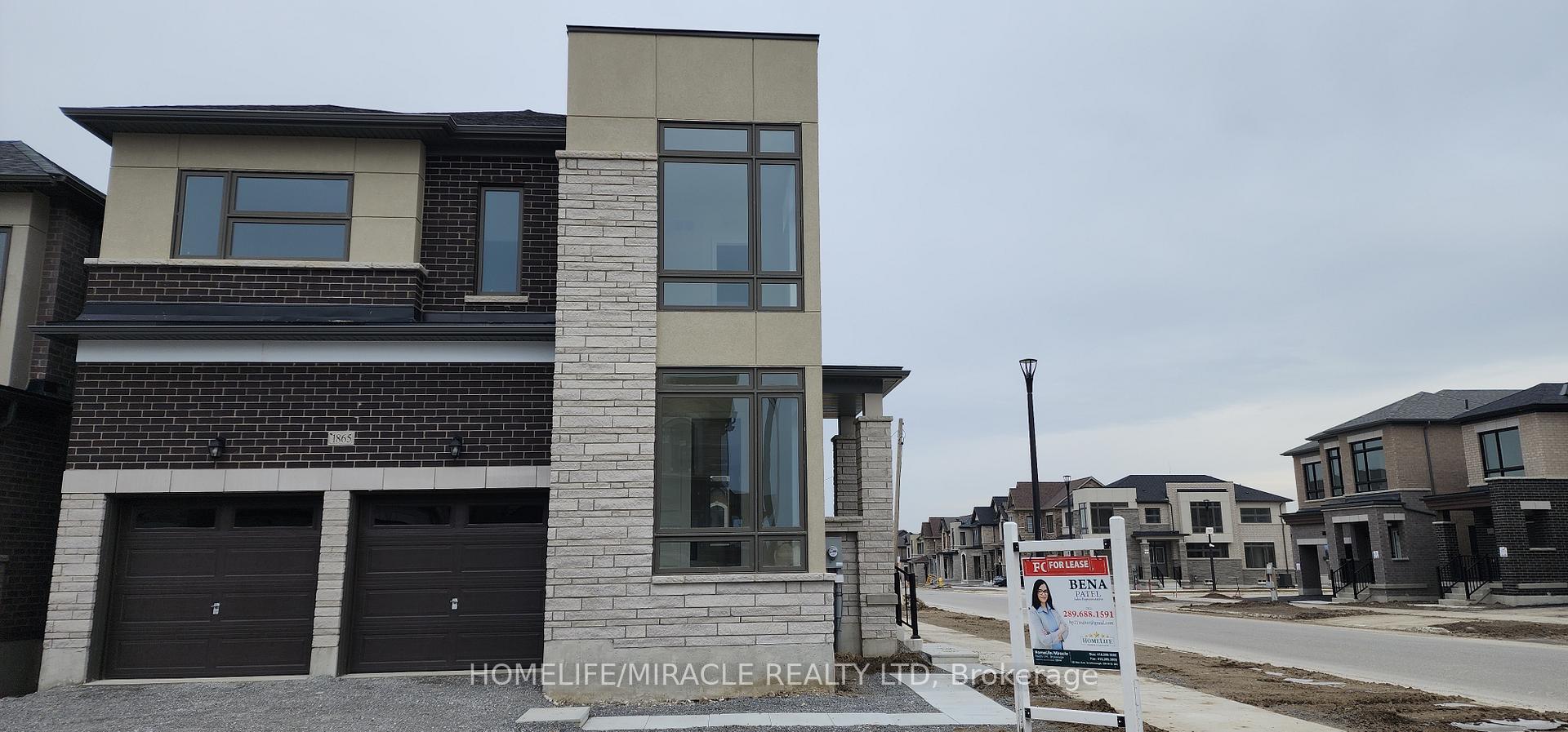 Photo 3 of 1865 Irish Moss Square, Pickering, Village East — HOMEH