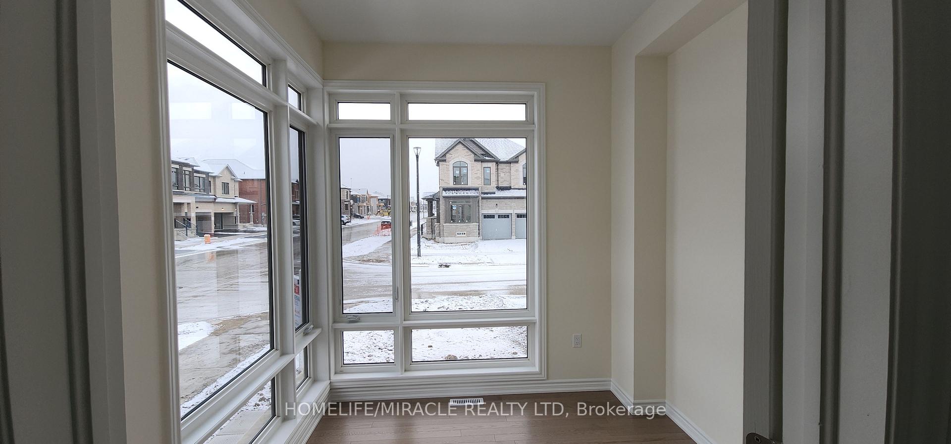 Photo 7 of 1865 Irish Moss Square, Pickering, Village East — HOMEH