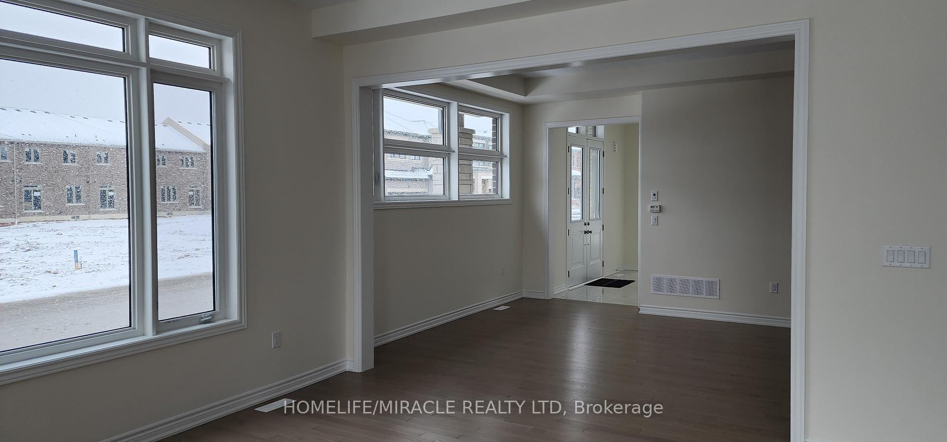 Photo 12 of 1865 Irish Moss Square, Pickering, Village East — HOMEH