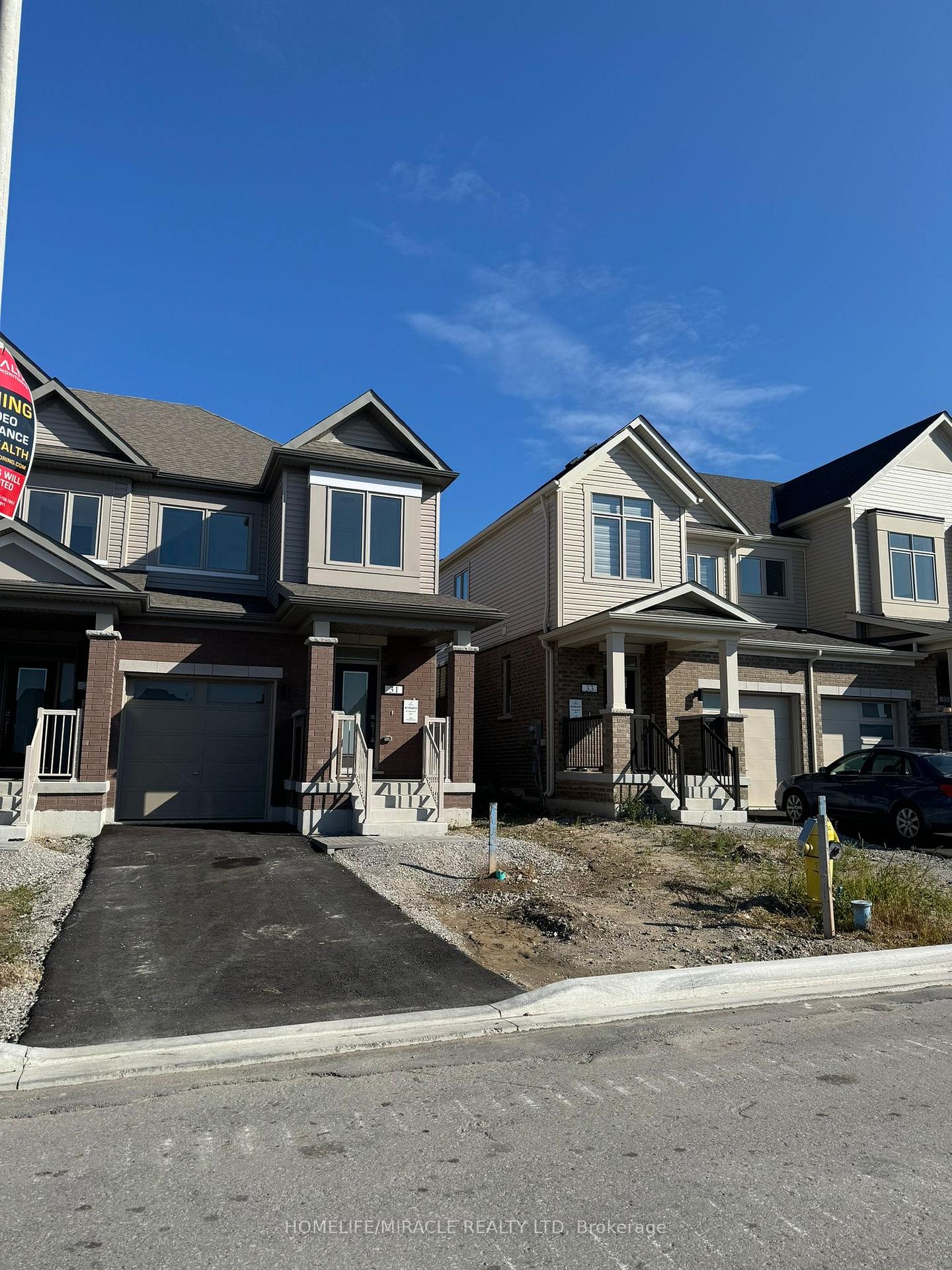 Photo 3 of 31 Sagewood Avenue S, Barrie, Rural Barrie Southeast — HOMEH