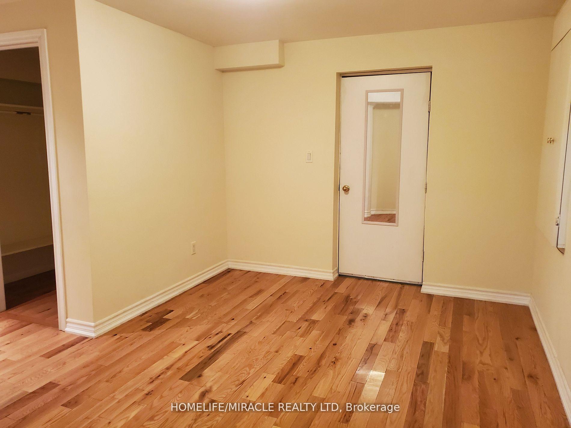 Photo 3 of Unit lower, 11 Eagle Plain Drive, Brampton, Sandringham-Wellington — HOMEH