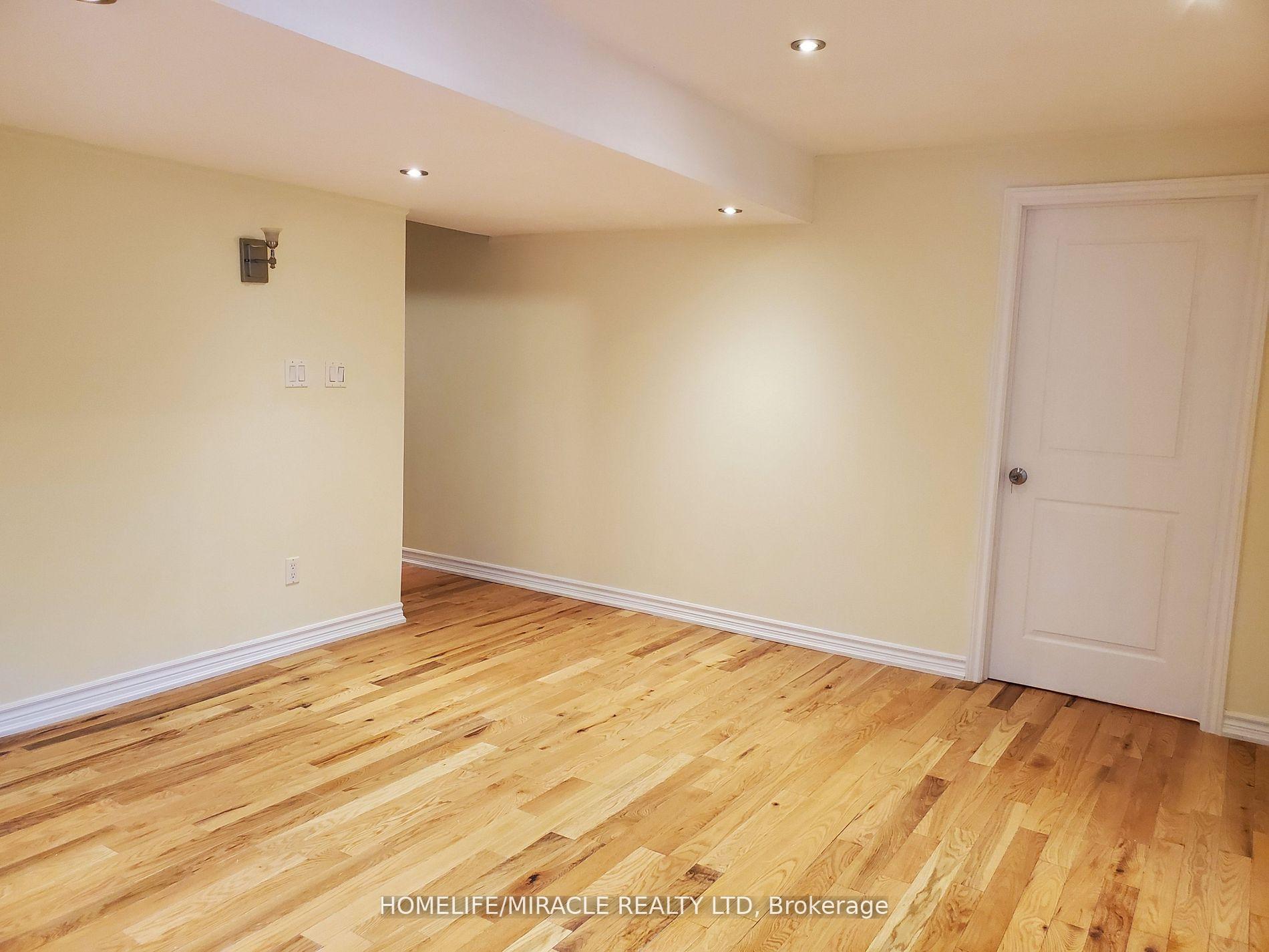 Photo 4 of Unit lower, 11 Eagle Plain Drive, Brampton, Sandringham-Wellington — HOMEH