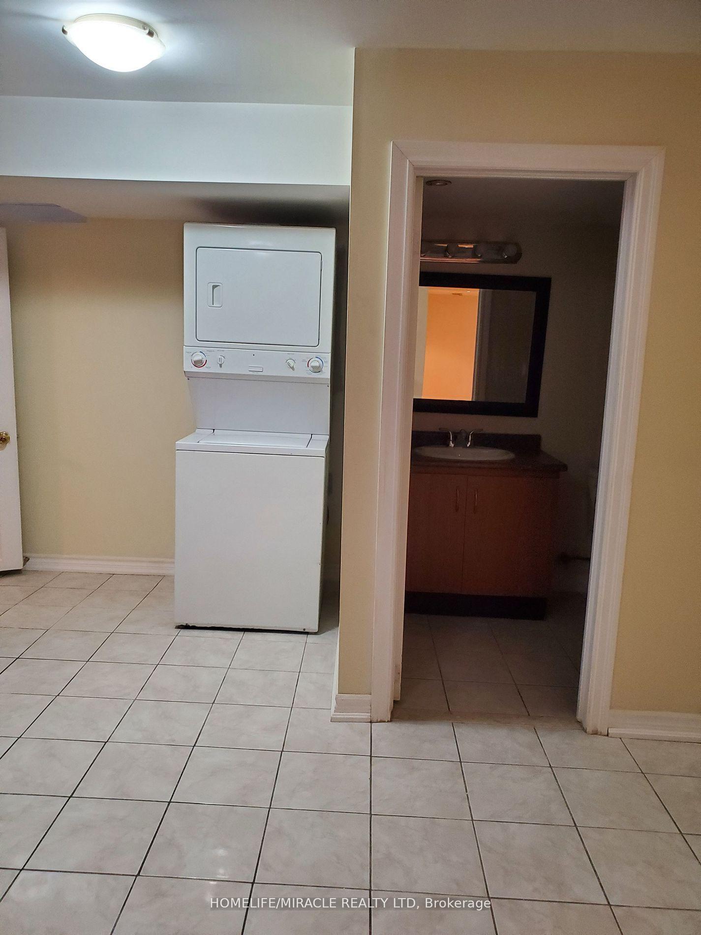 Photo 7 of Unit lower, 11 Eagle Plain Drive, Brampton, Sandringham-Wellington — HOMEH