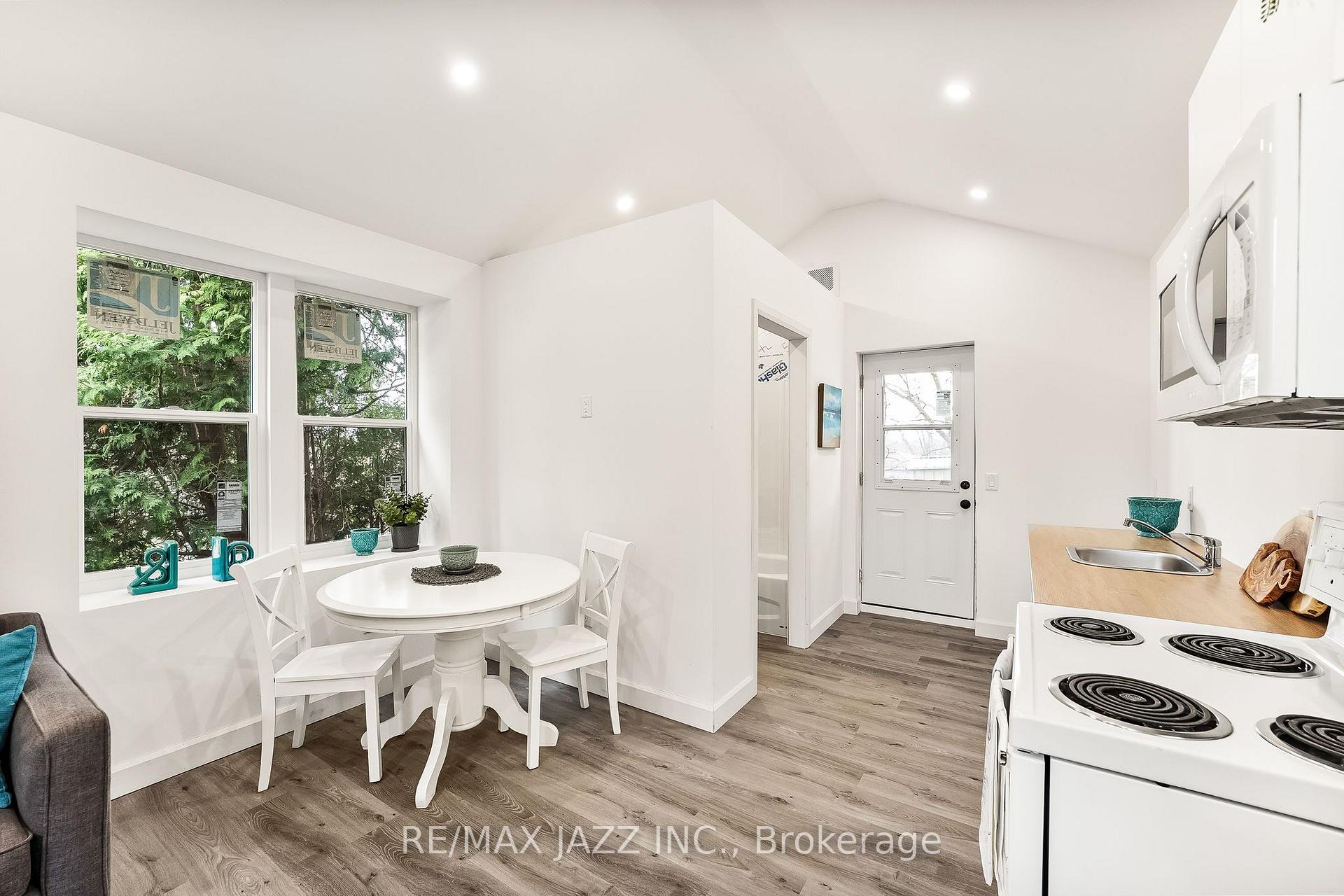 Photo 3 of 394 B Queen Street, Scugog, Port Perry — HOMEH