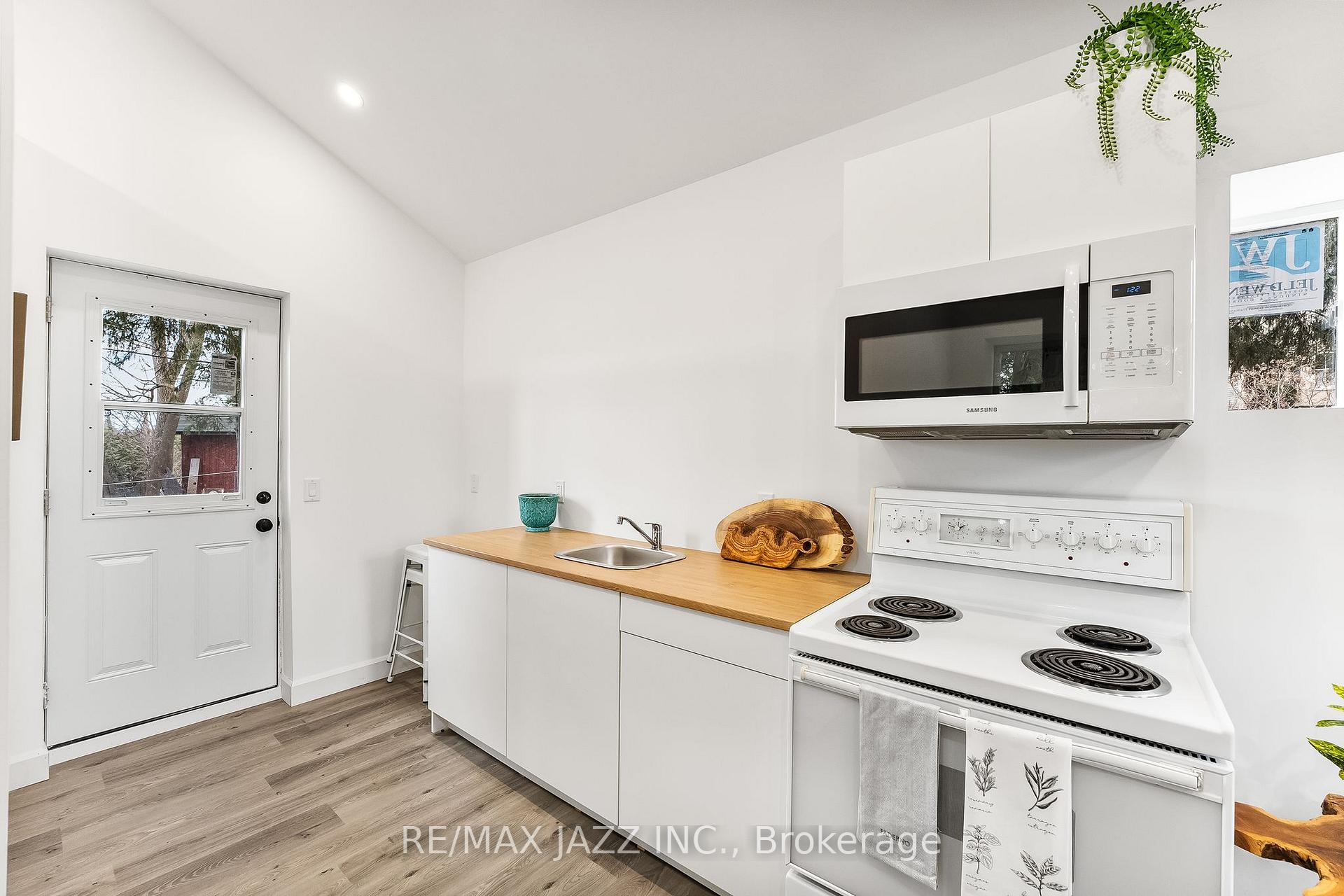 Photo 7 of 394 B Queen Street, Scugog, Port Perry — HOMEH
