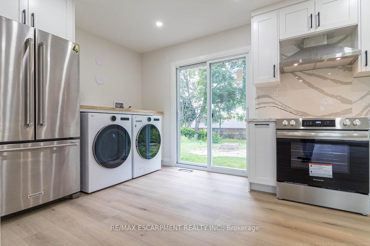 Photo 7 of Unit 1, 176 Mohawk Road, Hamilton, Ancaster — HOMEH