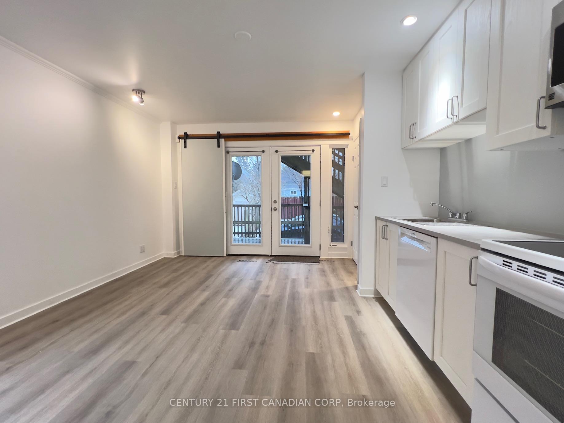 Photo 1 of Unit 2 UPPER, 33.5 Chestnut Street, St. Thomas — HOMEH
