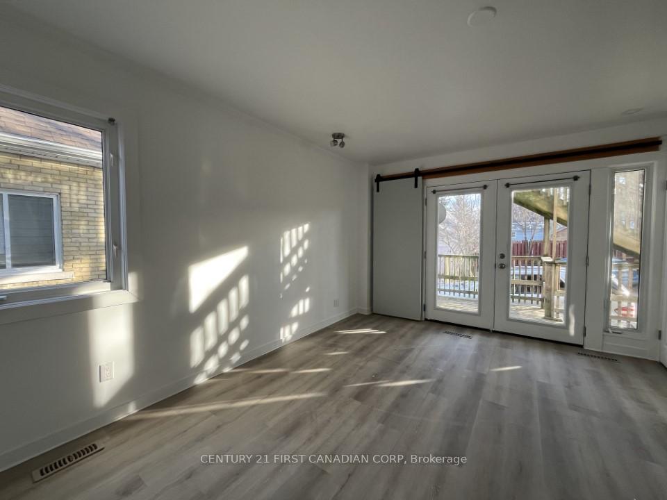 Photo 2 of Unit 2 UPPER, 33.5 Chestnut Street, St. Thomas — HOMEH
