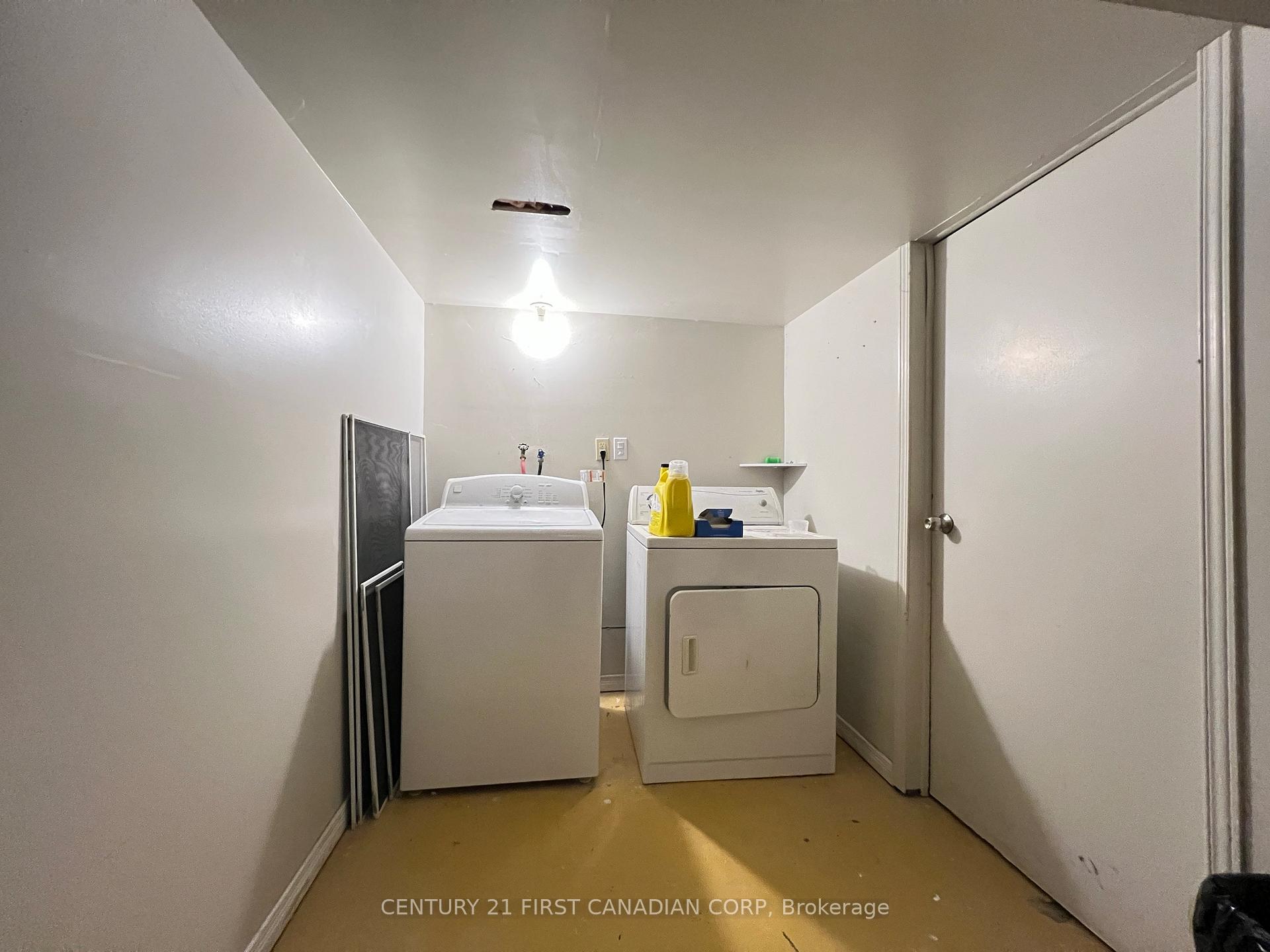 Photo 6 of Unit 2 UPPER, 33.5 Chestnut Street, St. Thomas — HOMEH