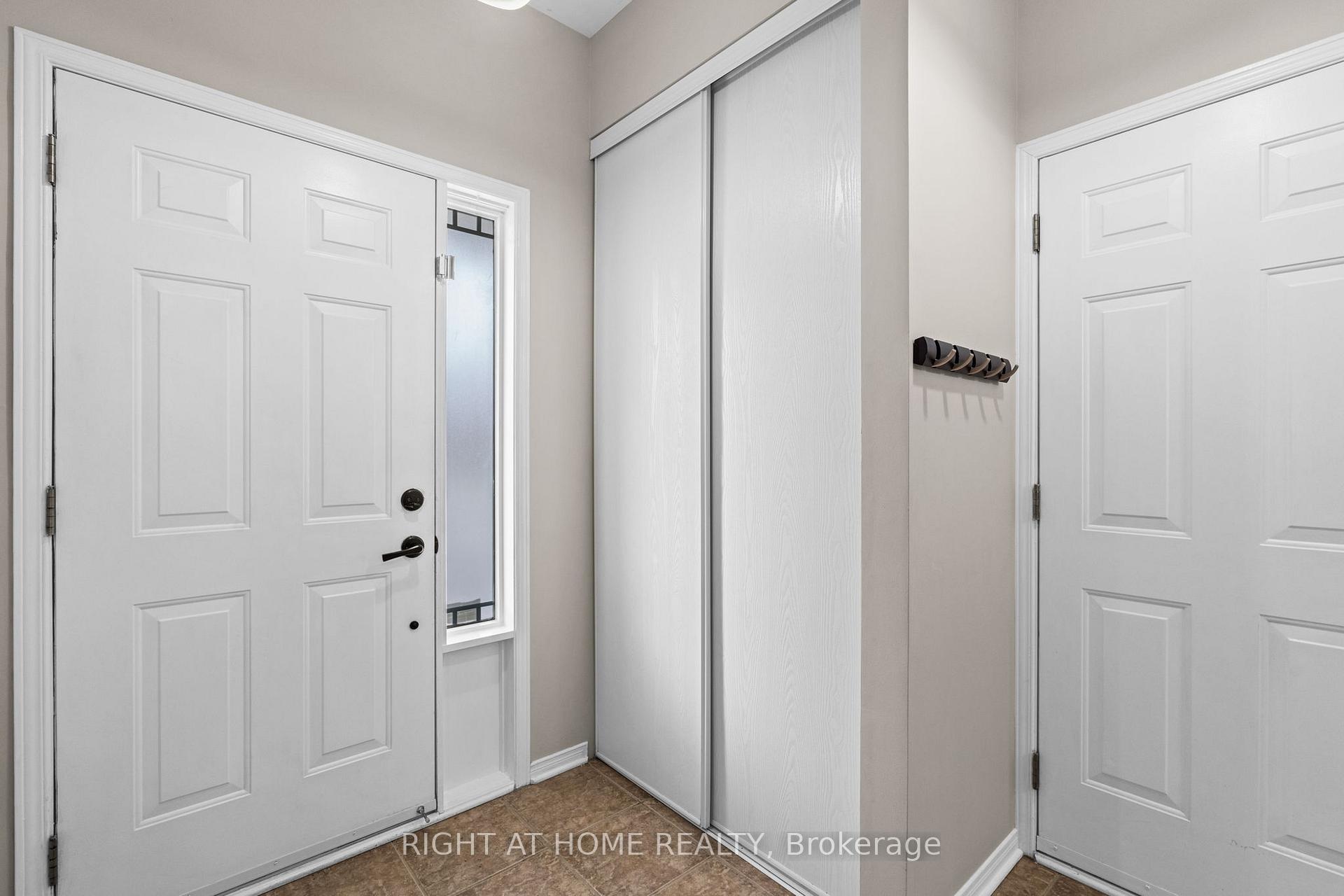 Photo 4 of 61 Sunvale Way, Ottawa, Barrhaven East — HOMEH