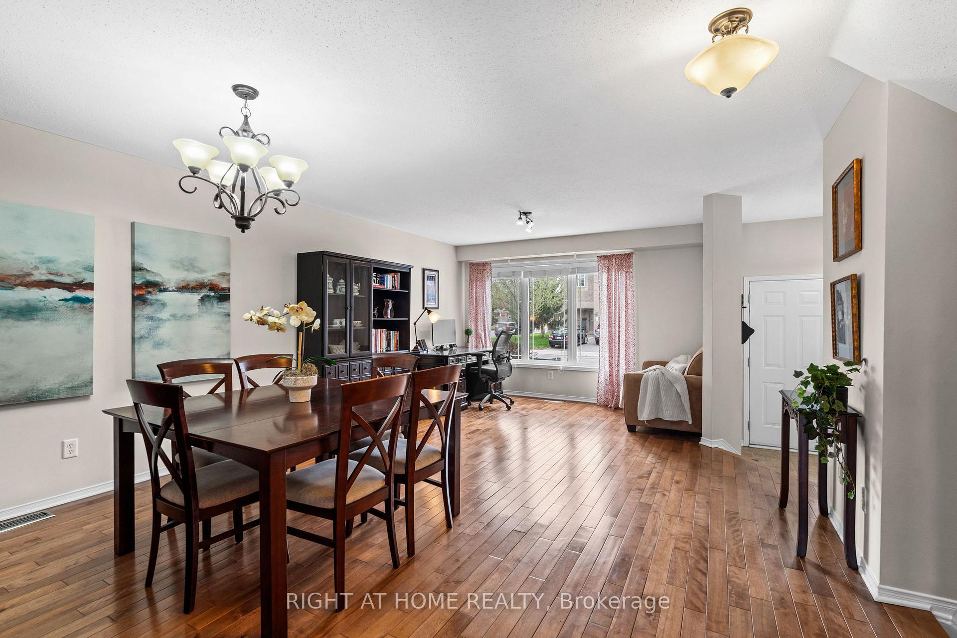 Photo 5 of 61 Sunvale Way, Ottawa, Barrhaven East — HOMEH