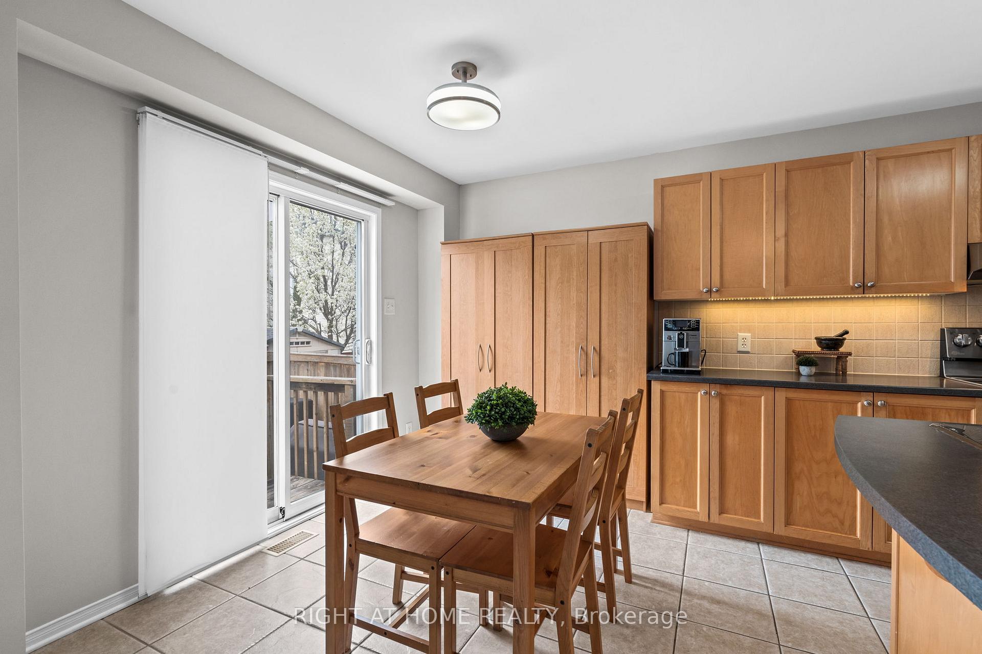 Photo 13 of 61 Sunvale Way, Ottawa, Barrhaven East — HOMEH