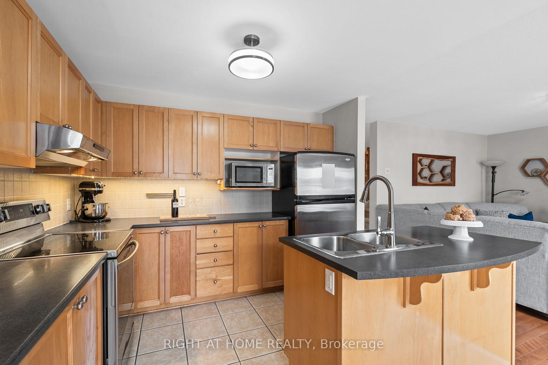 Photo 14 of 61 Sunvale Way, Ottawa, Barrhaven East — HOMEH