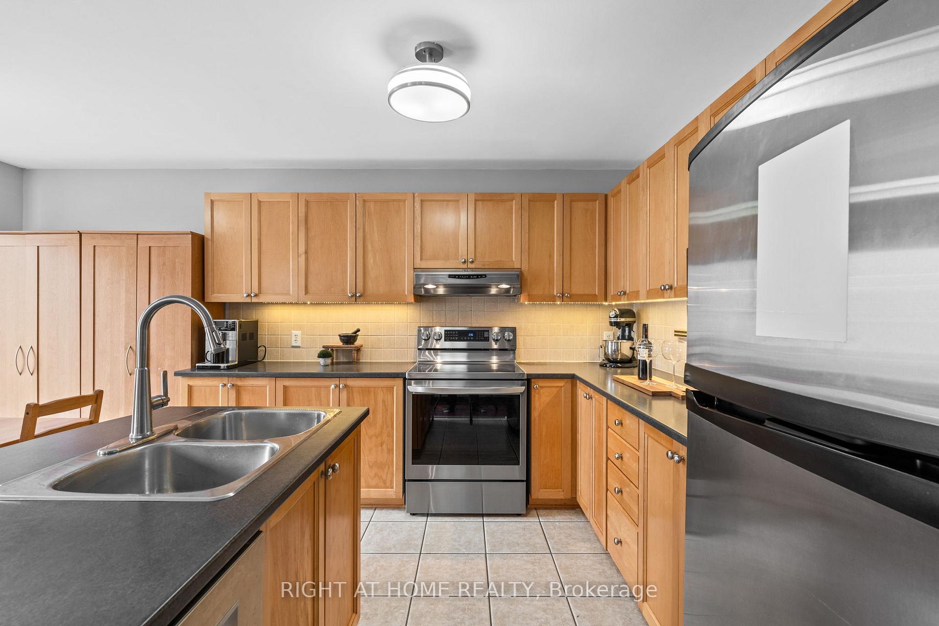 Photo 16 of 61 Sunvale Way, Ottawa, Barrhaven East — HOMEH
