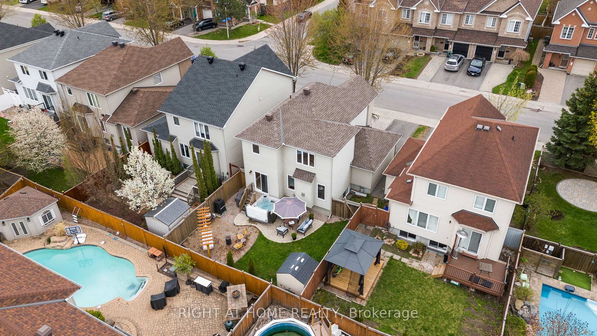 Photo 35 of 61 Sunvale Way, Ottawa, Barrhaven East — HOMEH