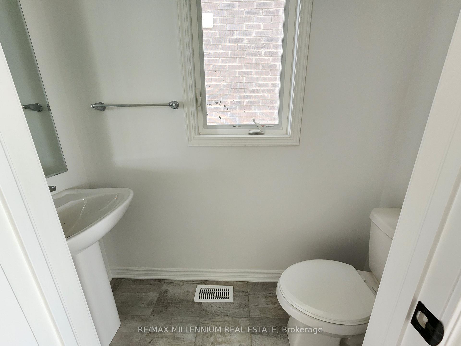 Photo 4 of 65 Ennerdale Street, Barrie, Rural Barrie Southwest — HOMEH