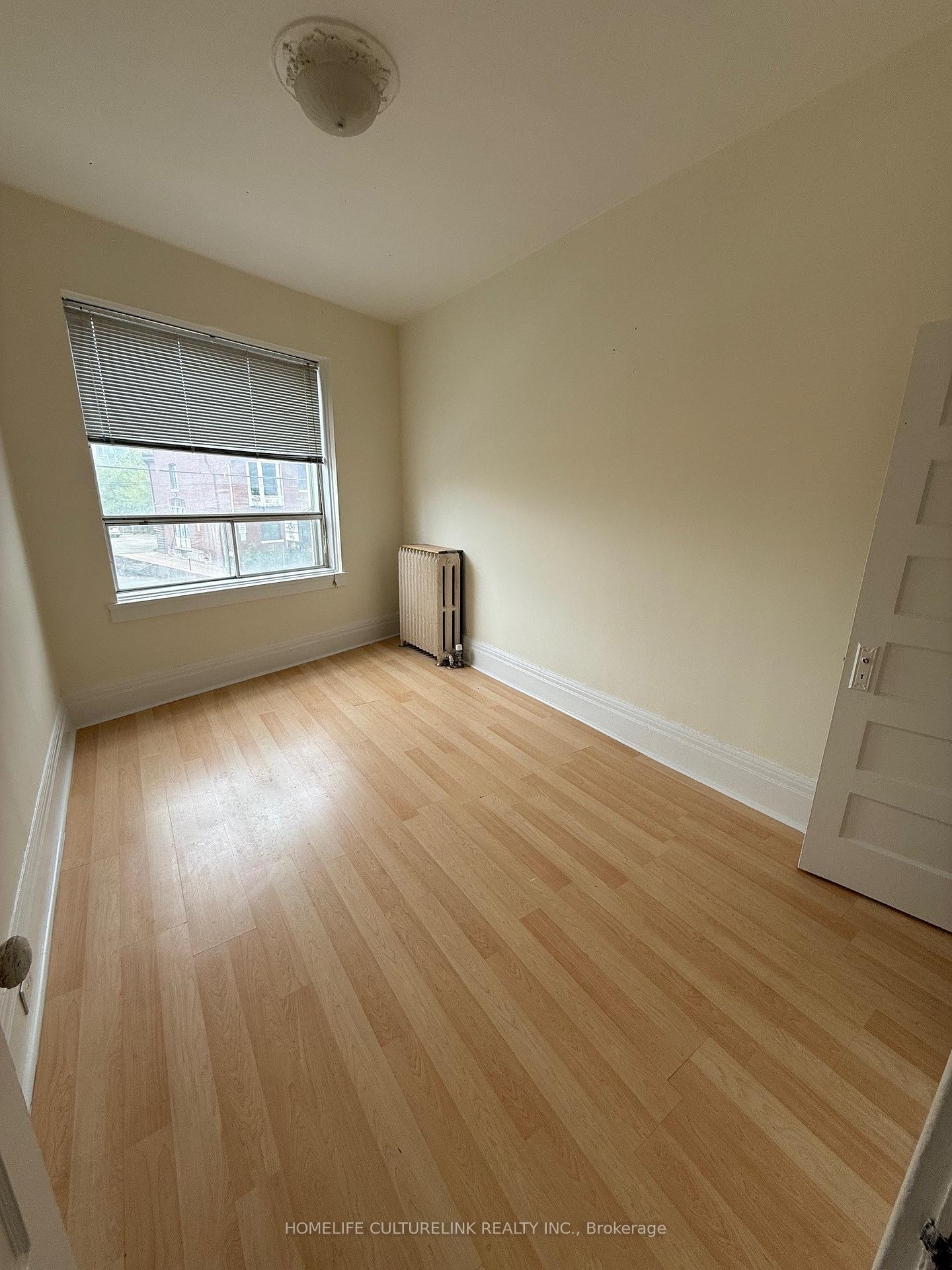 Photo 4 of Unit 3, 731 Broadview Avenue, Toronto, North Riverdale — HOMEH