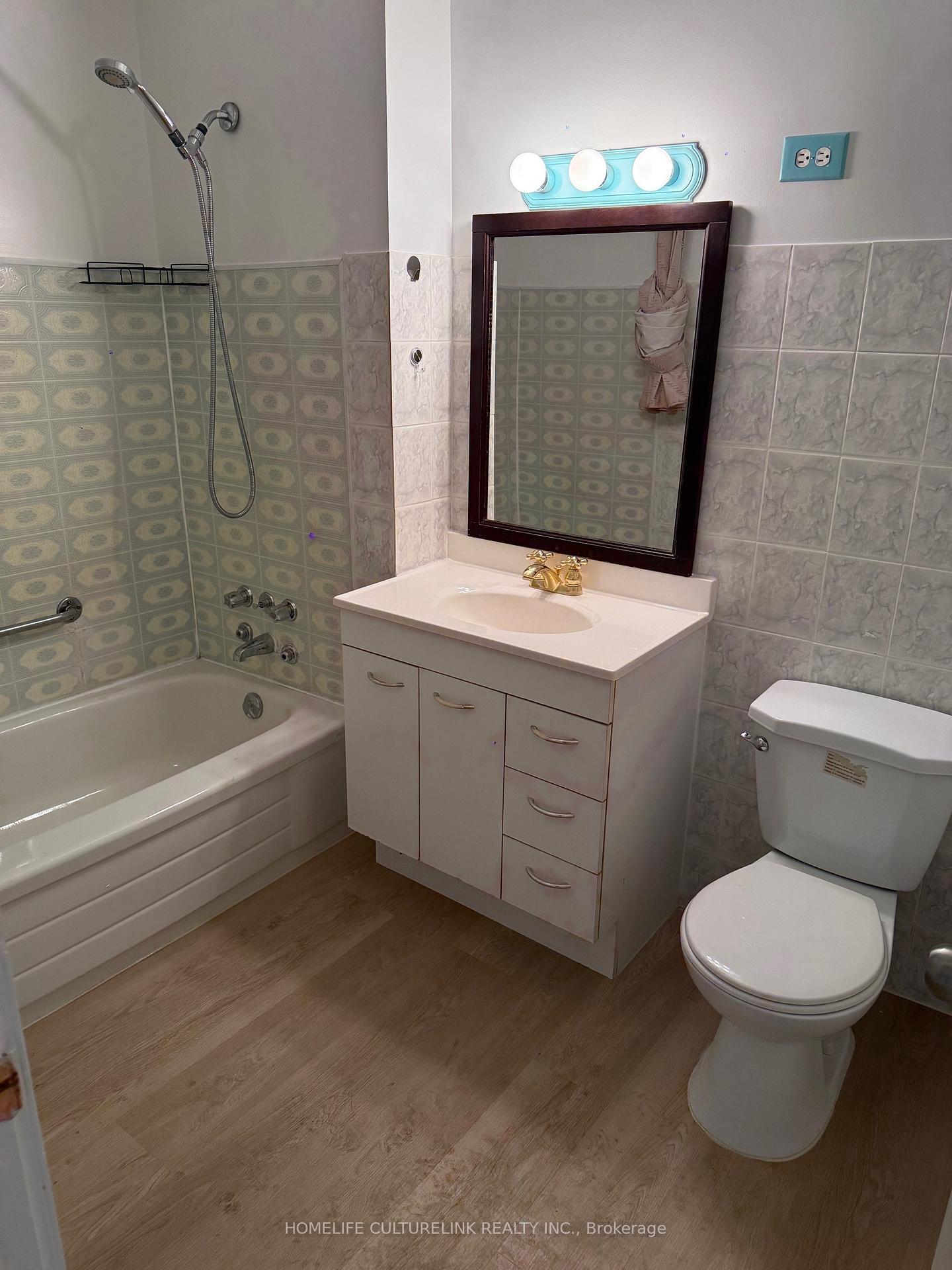 Photo 5 of Unit 3, 731 Broadview Avenue, Toronto, North Riverdale — HOMEH