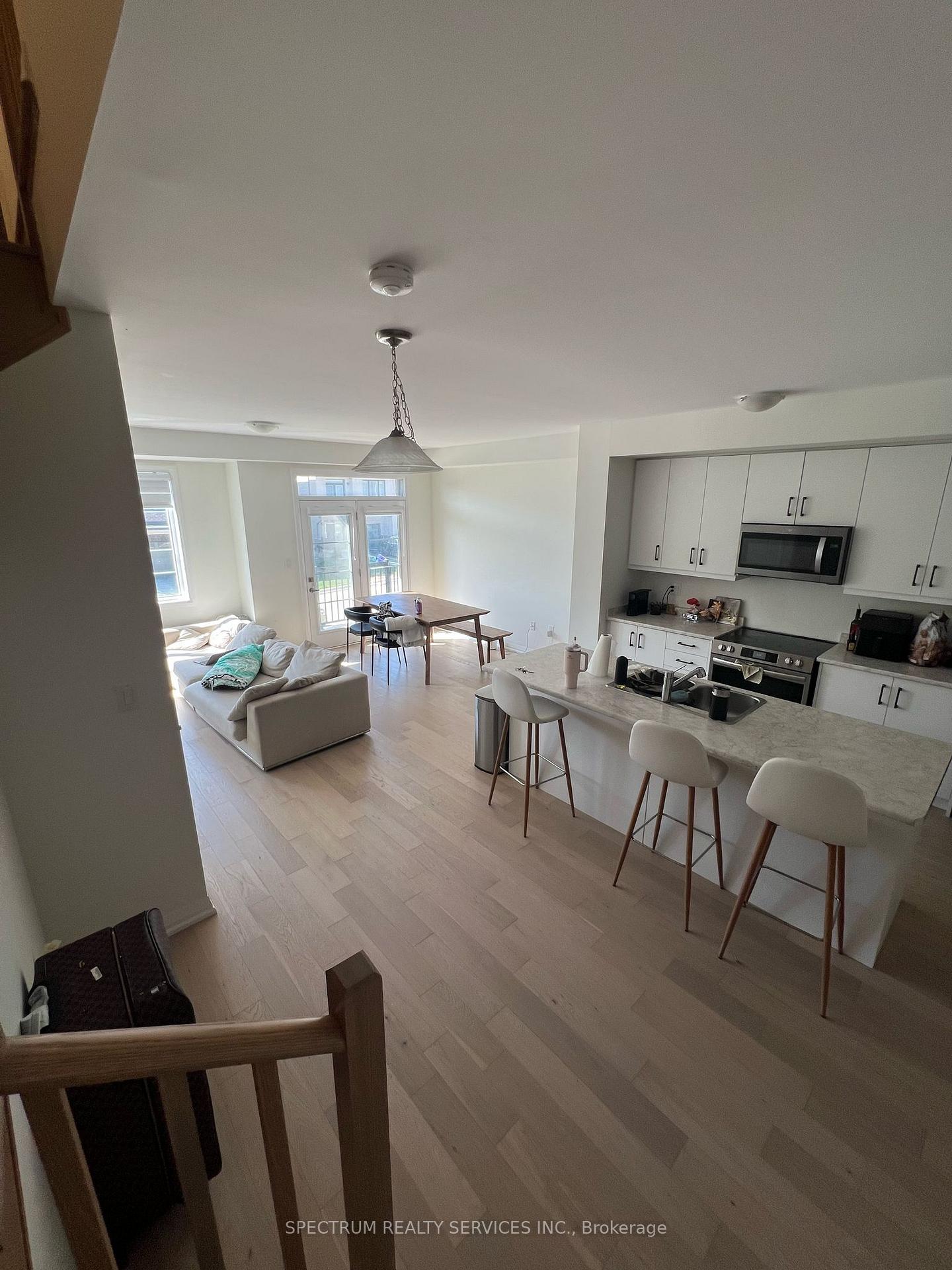 Photo 8 of 24 Norwich Crescent, Haldimand — HOMEH