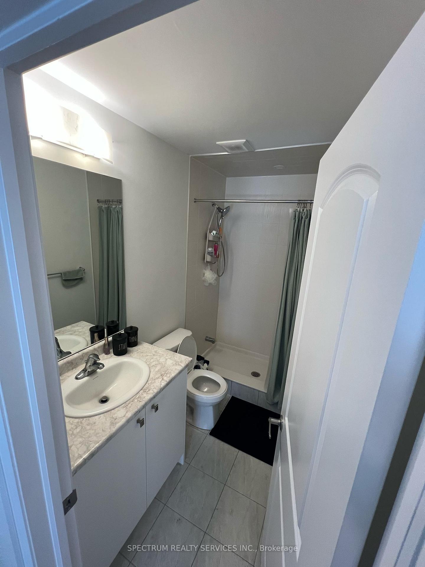 Photo 12 of 24 Norwich Crescent, Haldimand — HOMEH