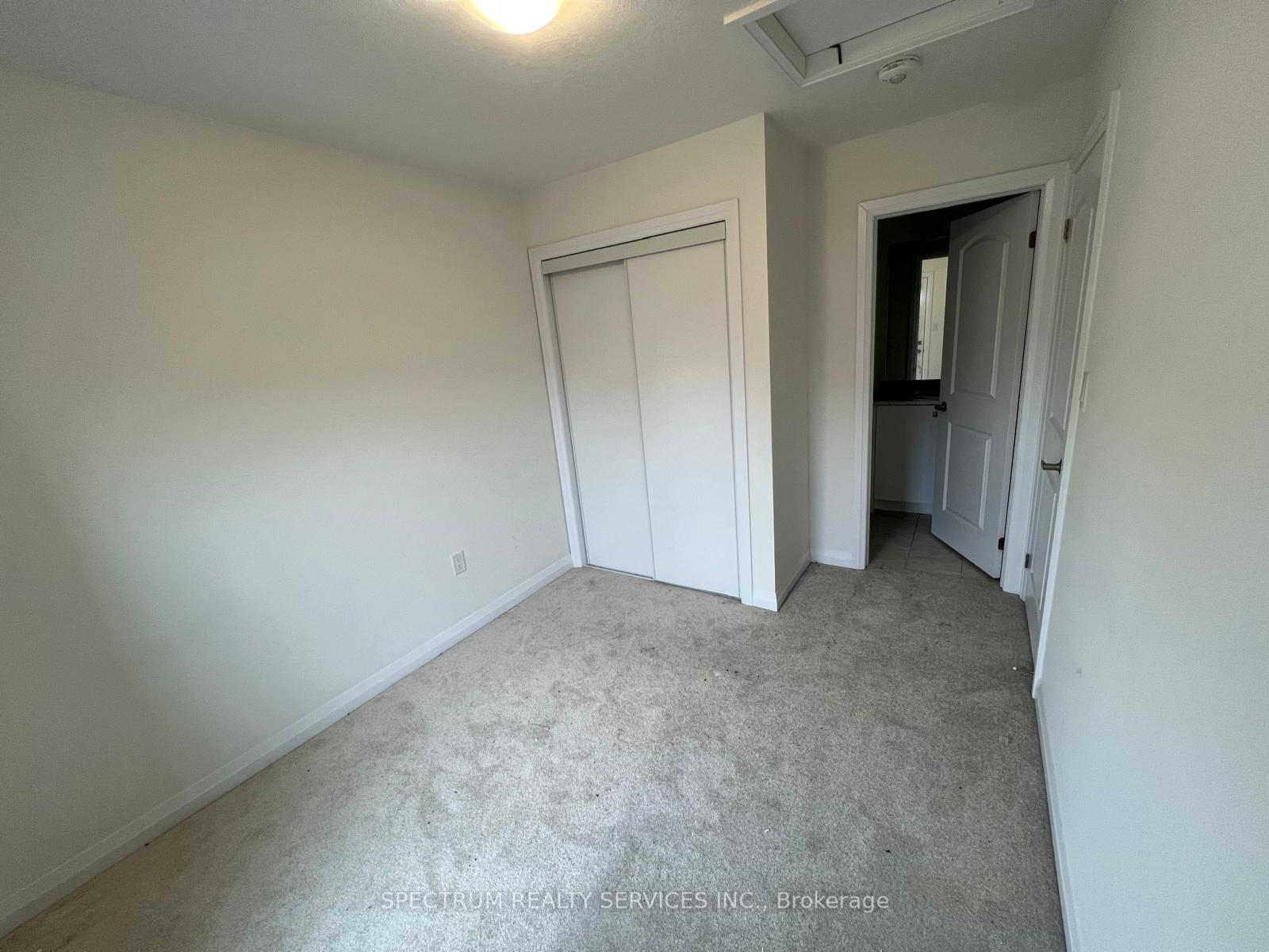 Photo 2 of 24 Norwich Crescent, Haldimand — HOMEH