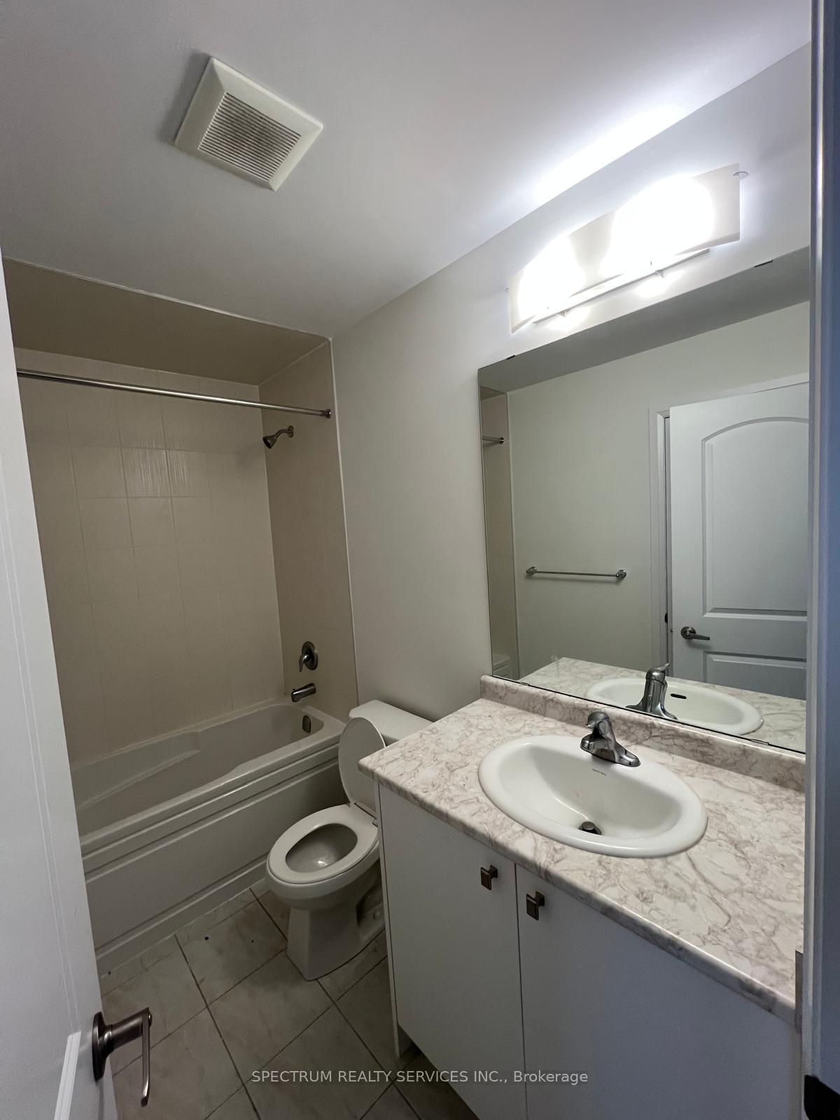 Photo 11 of 24 Norwich Crescent, Haldimand — HOMEH
