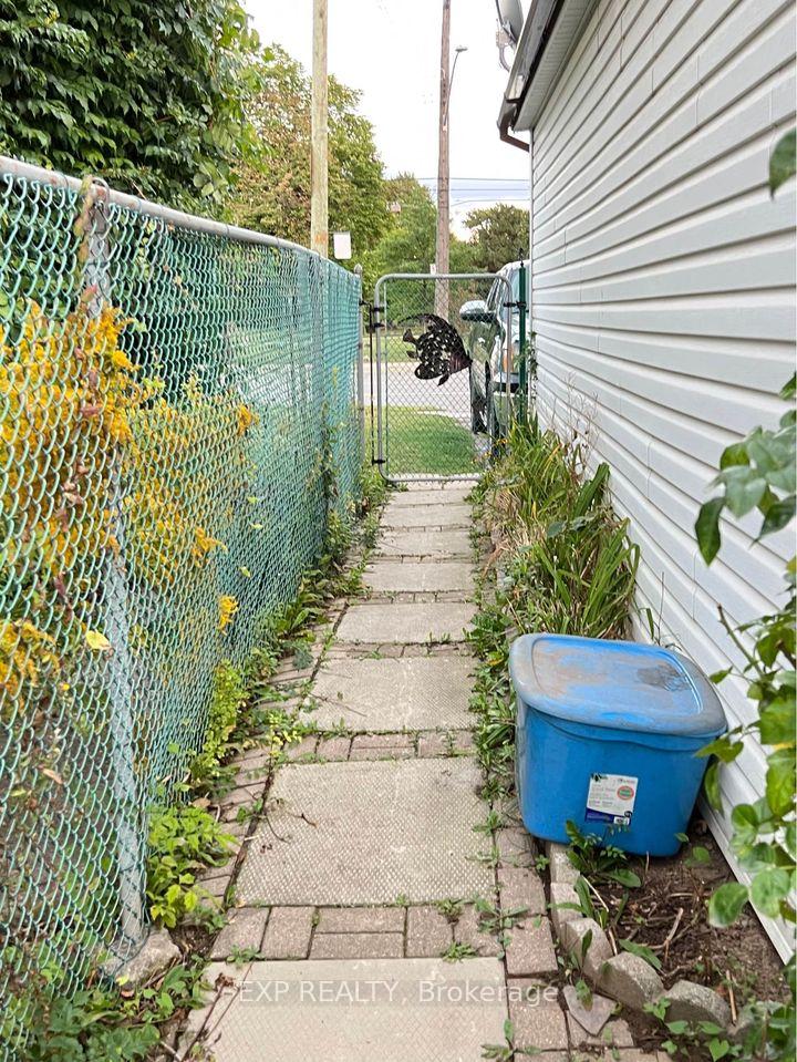 Photo 15 of 187 Nash Road N, Hamilton, Kentley — HOMEH
