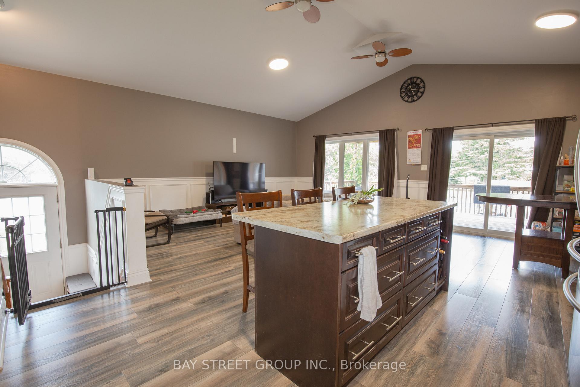 Photo 2 of 800 Rockaway Road, Georgina, Historic Lakeshore Communities — HOMEH