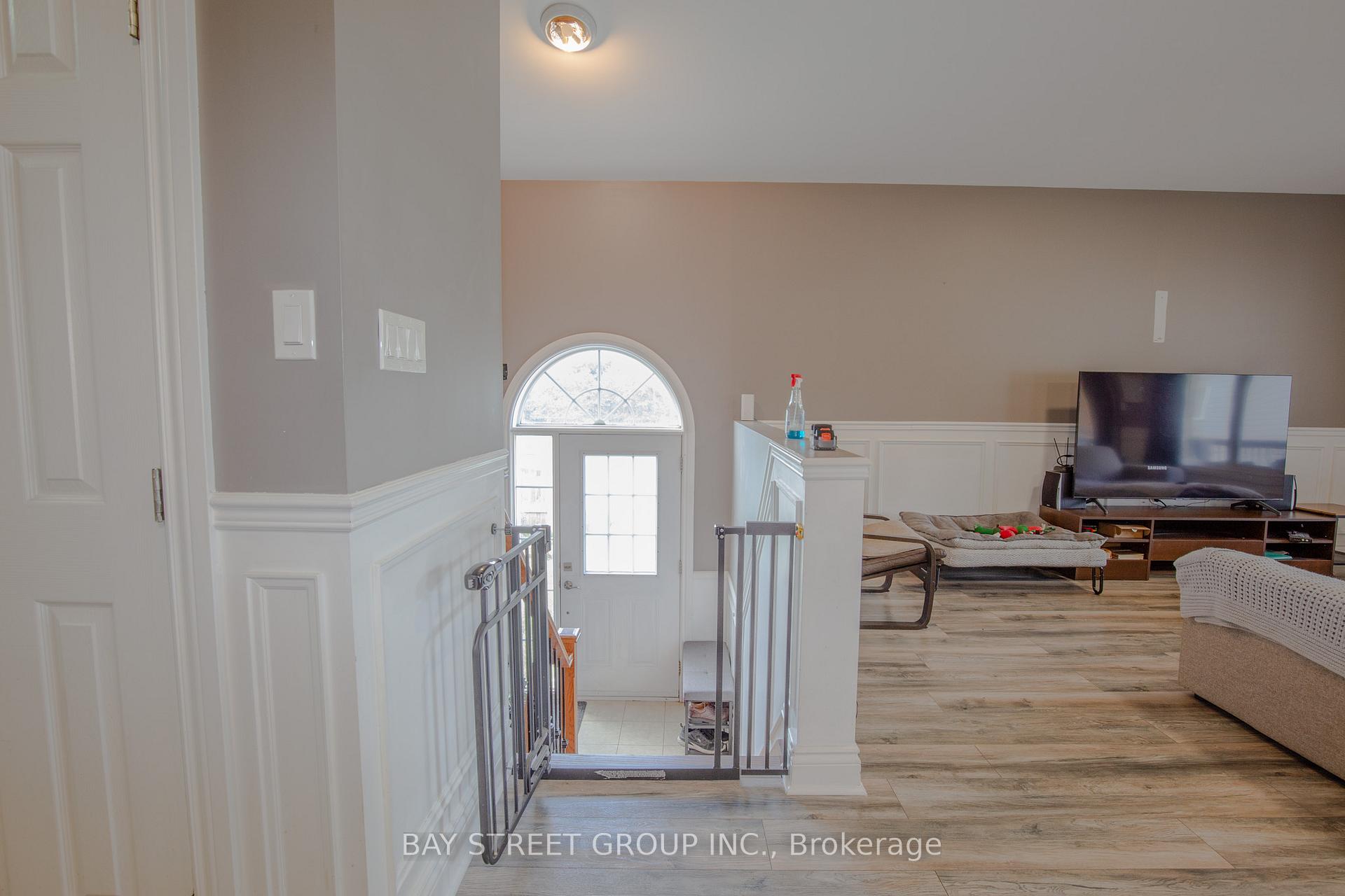Photo 11 of 800 Rockaway Road, Georgina, Historic Lakeshore Communities — HOMEH