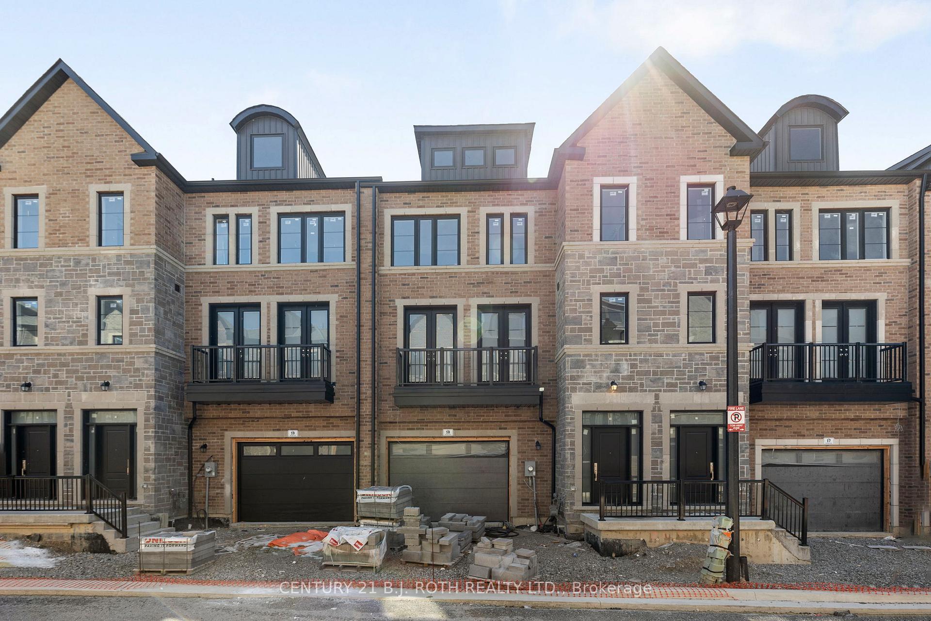 Front of Unit 18, 260 Eagle Street