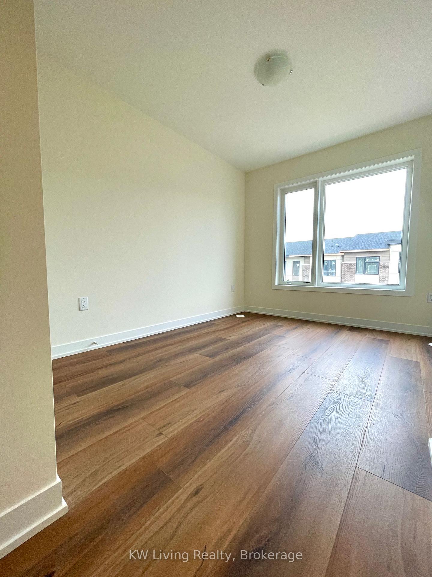 Photo 8 of Unit 1105, 1695 Dersan Street, Pickering, Duffin Heights — HOMEH