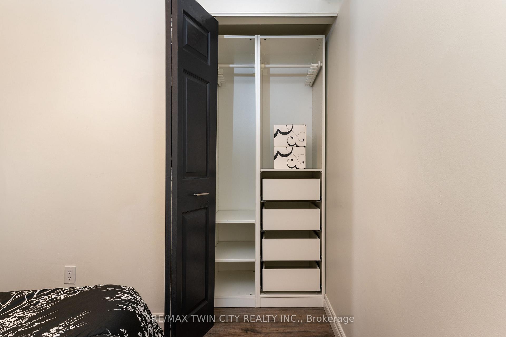 Photo 14 of Unit 501, 200 Charlton Avenue E, Hamilton, Corktown — HOMEH