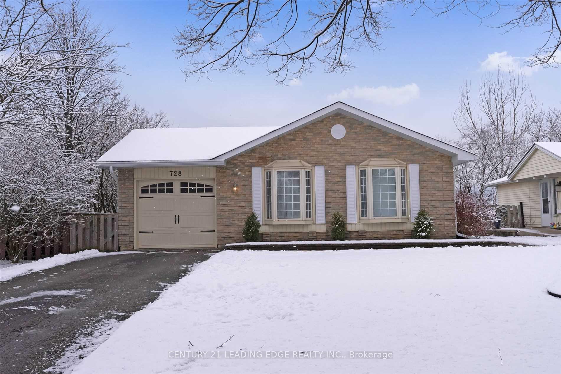 Photo 1 of Unit MAIN, 728 Downs Crescent, Oshawa, Donevan — HOMEH
