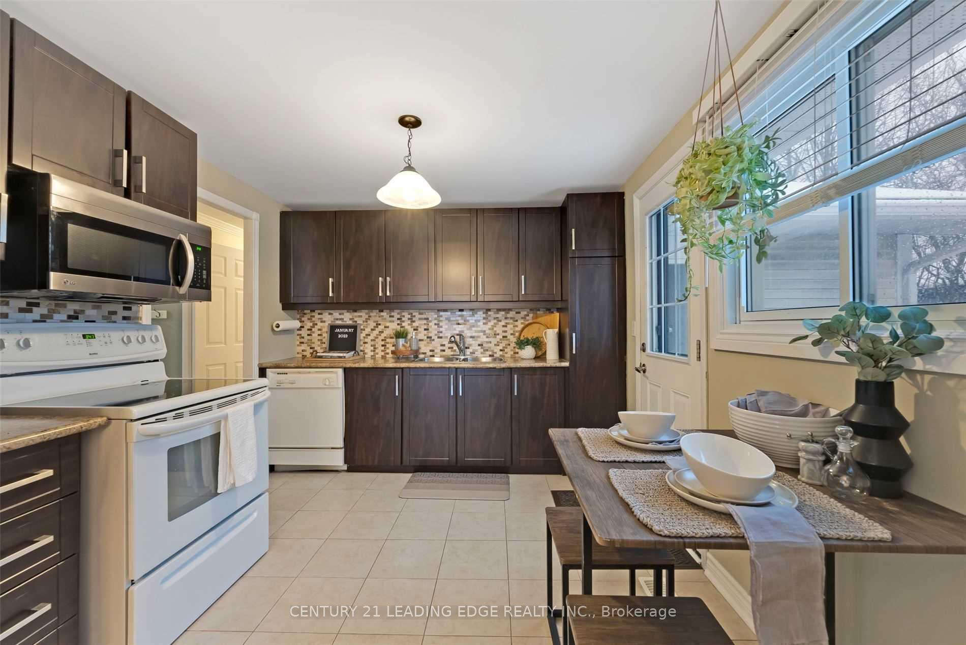 Photo 13 of Unit MAIN, 728 Downs Crescent, Oshawa, Donevan — HOMEH