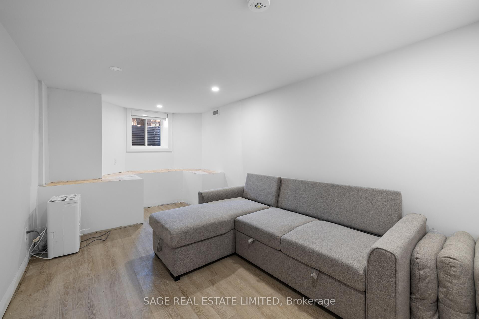 Photo 10 of Unit 2, 225 Carlton Street, Toronto, Cabbagetown-South St. James Town — HOMEH