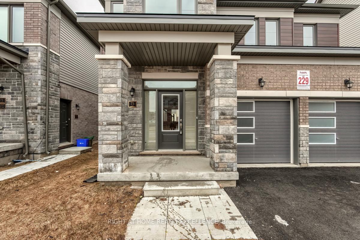 Photo 4 of 73 Nottingham Road E, Barrie, Innis-Shore — HOMEH