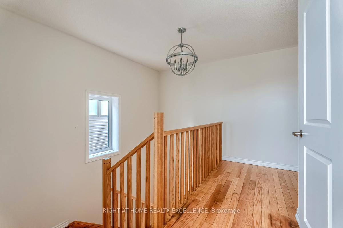 Photo 23 of 73 Nottingham Road E, Barrie, Innis-Shore — HOMEH