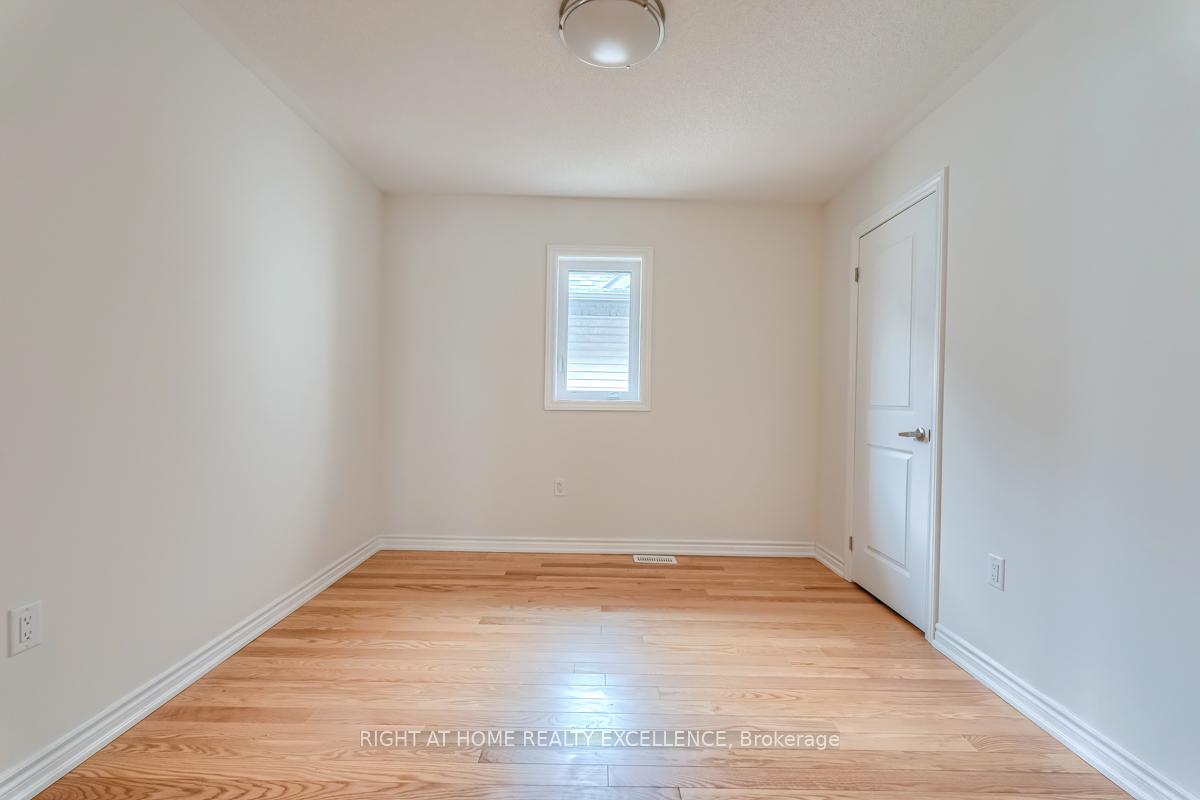 Photo 36 of 73 Nottingham Road E, Barrie, Innis-Shore — HOMEH