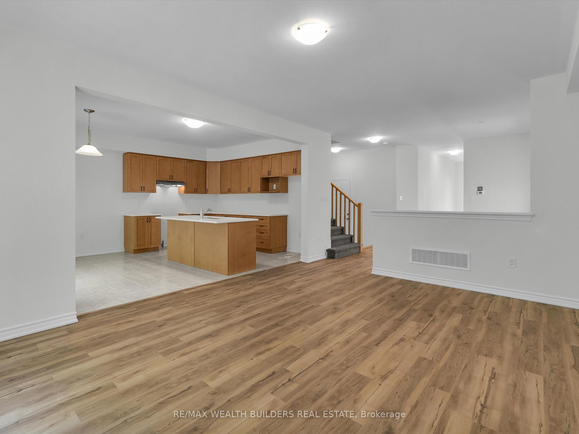 Photo 6 of 185 Mceachern Lane, Gravenhurst, Muskoka (S) — HOMEH