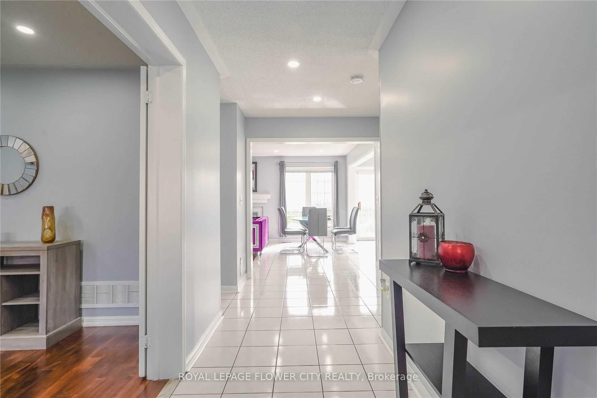 Photo 7 of Unit Main, 77 Whitwell Drive, Brampton, Vales of Castlemore — HOMEH
