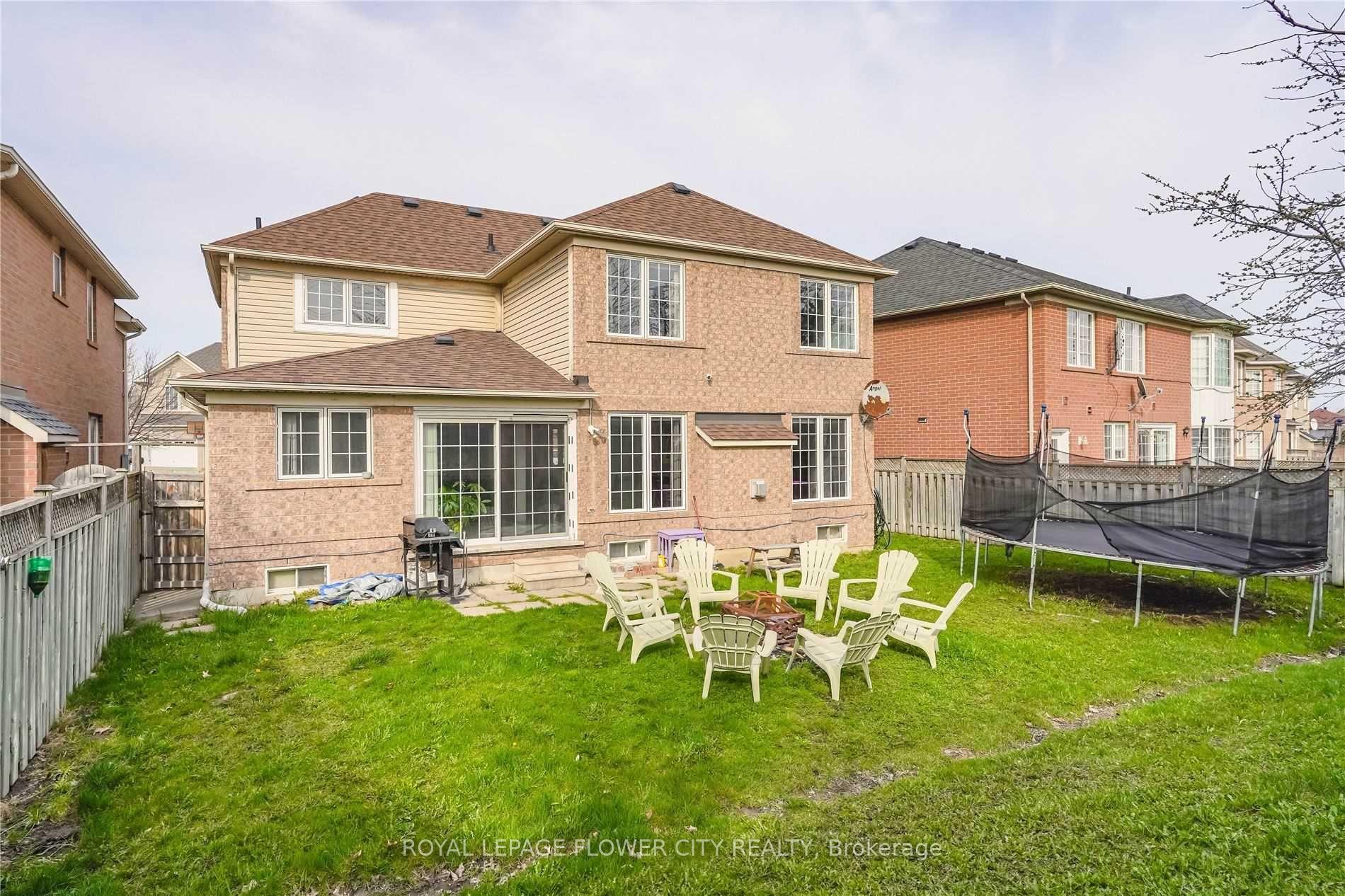 Photo 15 of Unit Main, 77 Whitwell Drive, Brampton, Vales of Castlemore — HOMEH