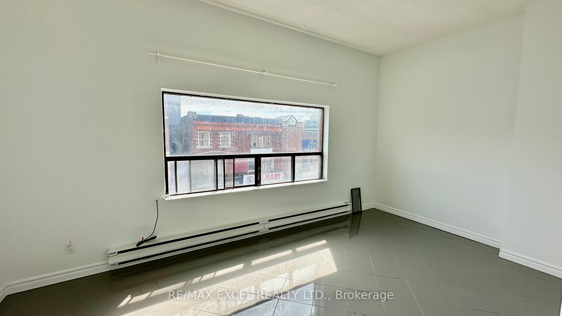 Photo 4 of Unit 3w, 484 Bloor Street, Toronto, The Annex — HOMEH