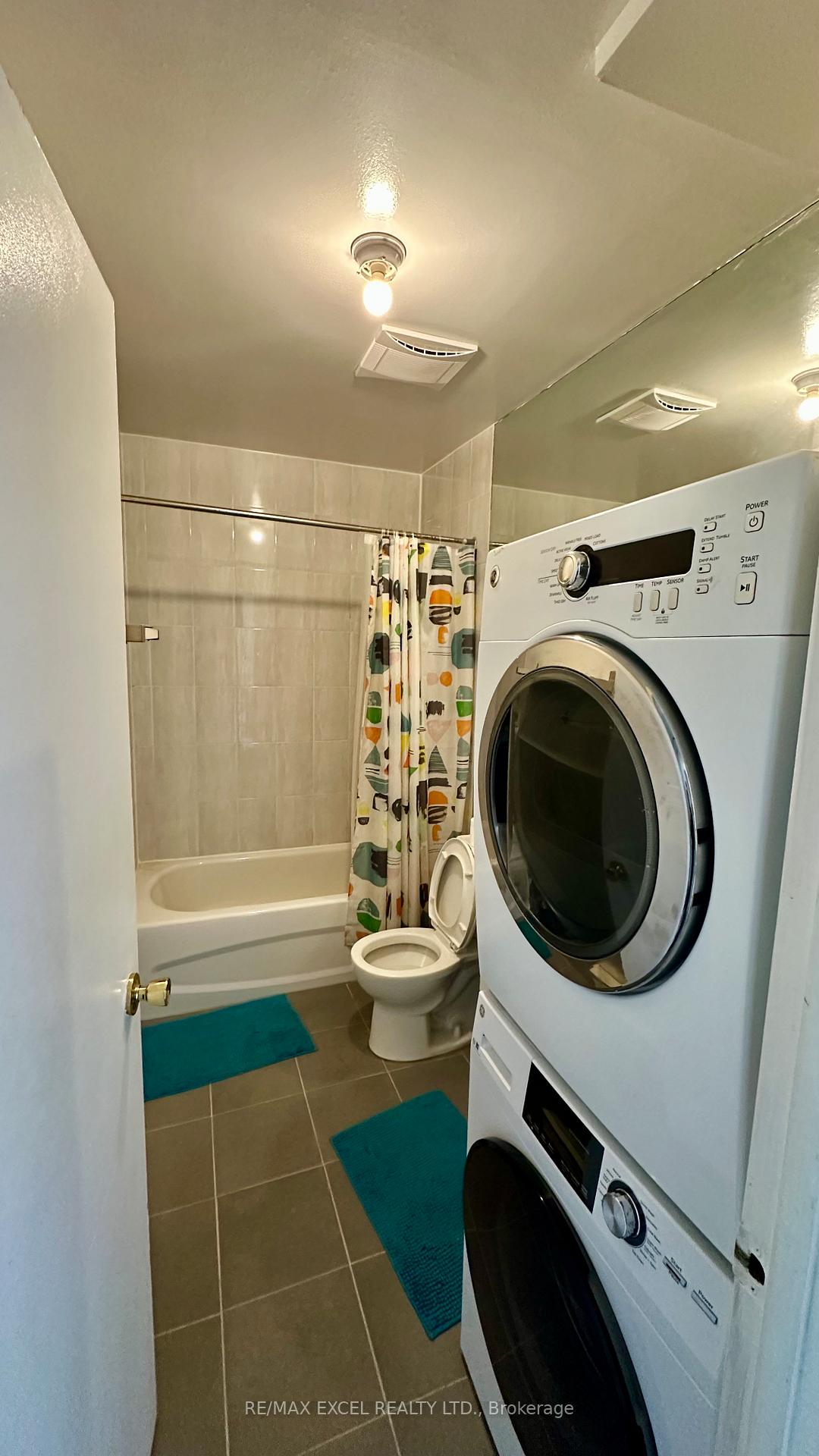 Photo 3 of Unit 3w, 484 Bloor Street, Toronto, The Annex — HOMEH
