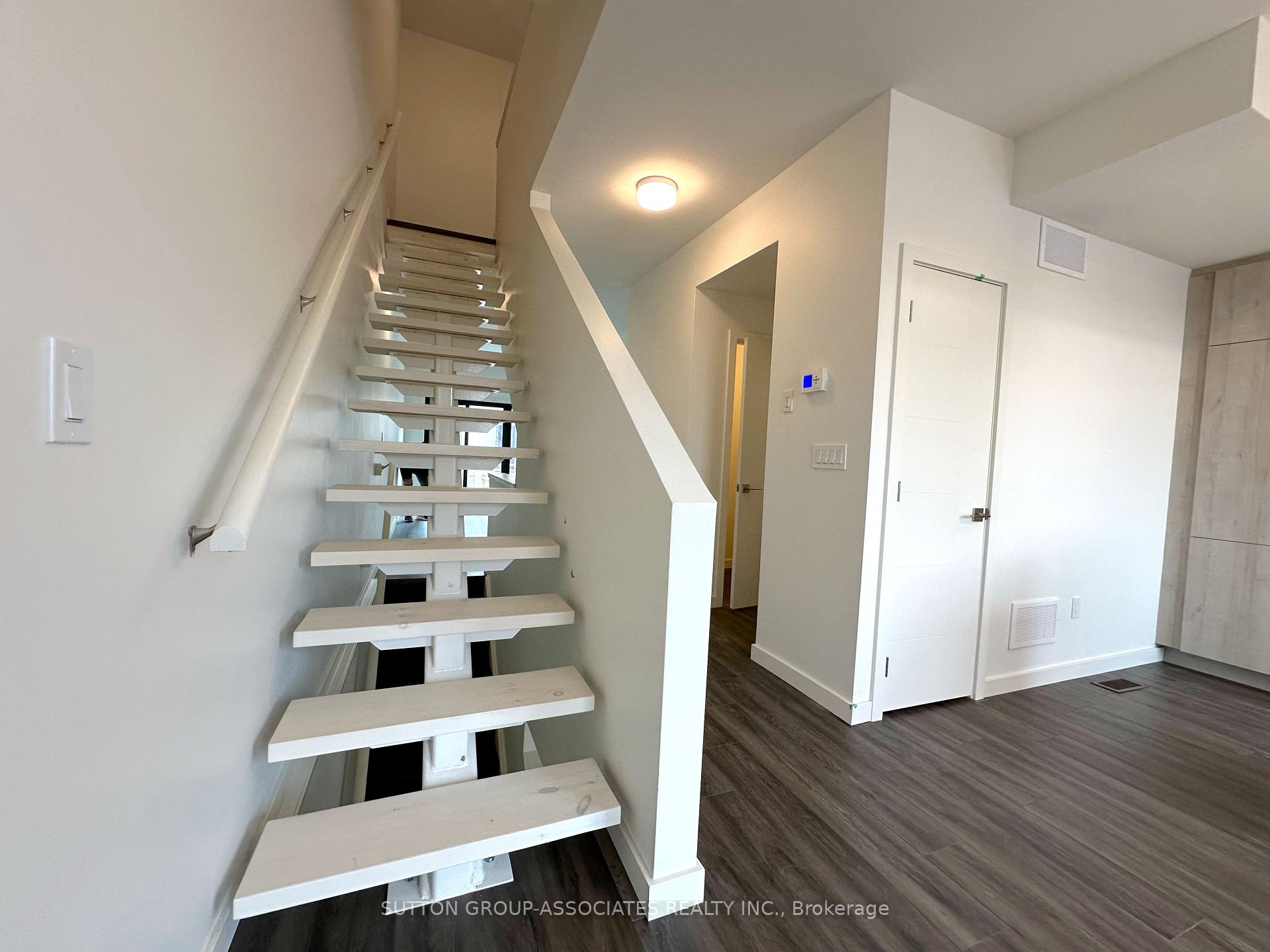 Photo 9 of 25 Rainwater Lane, Barrie, Holly — HOMEH