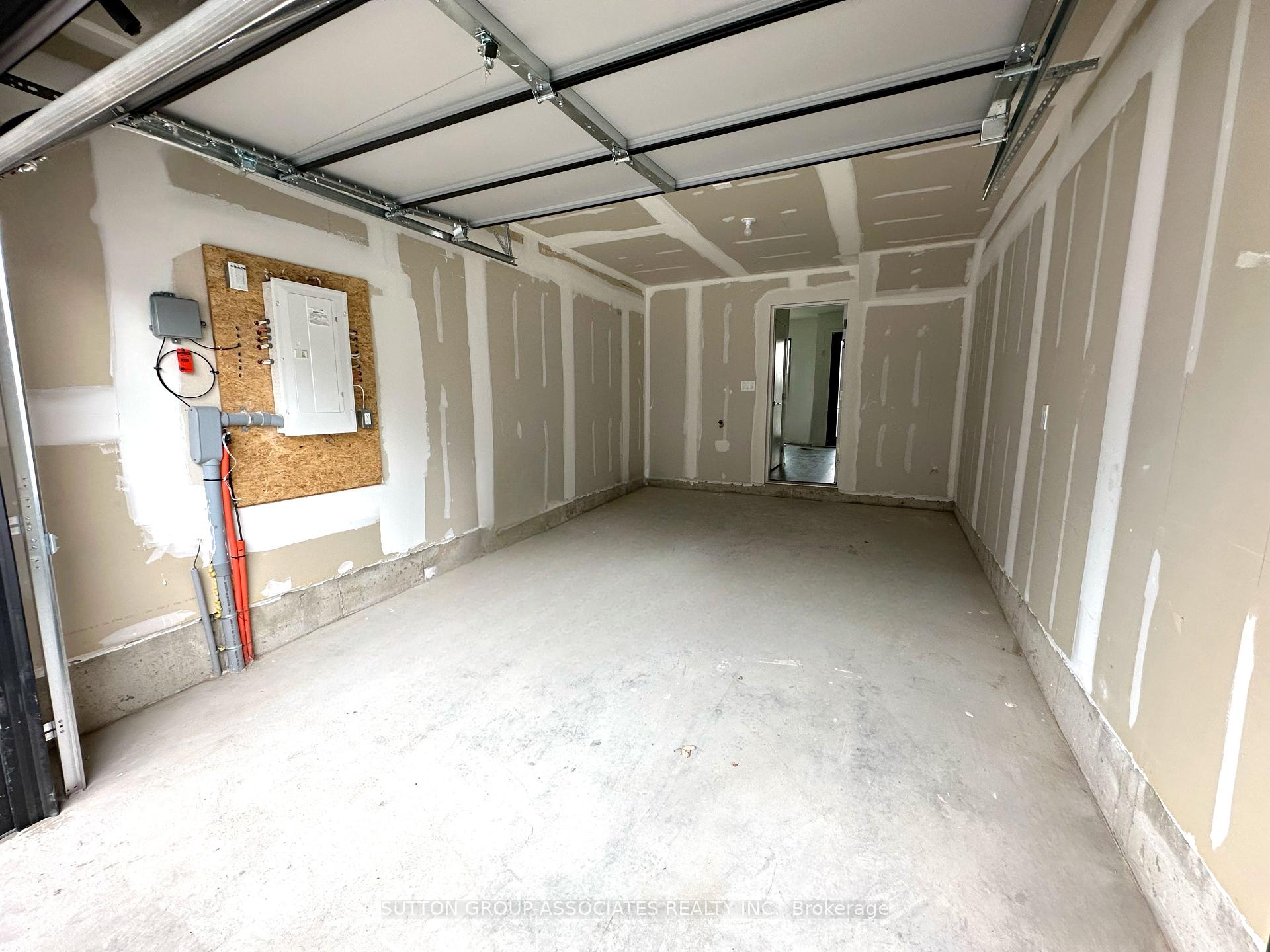 Photo 14 of 25 Rainwater Lane, Barrie, Holly — HOMEH