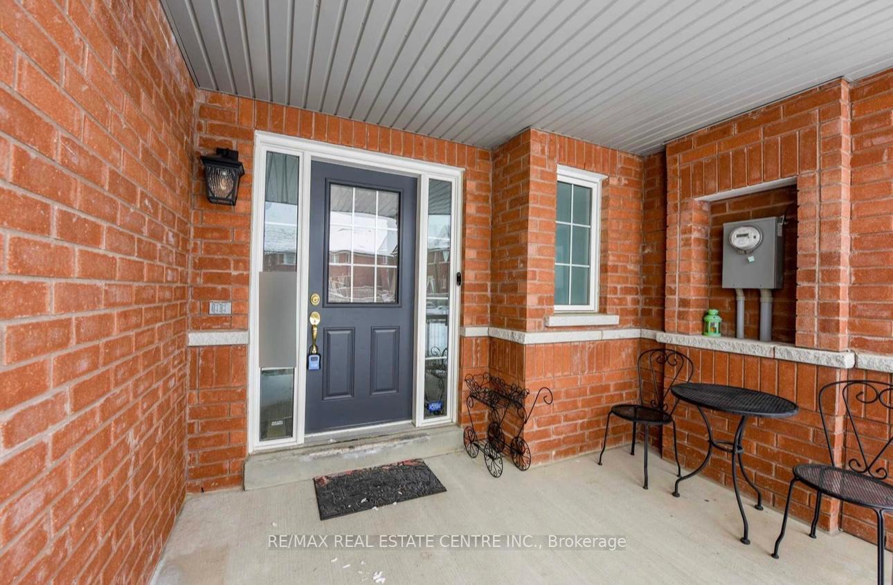 Photo 2 of 96 Burnstown Circle, Brampton, Brampton East — HOMEH