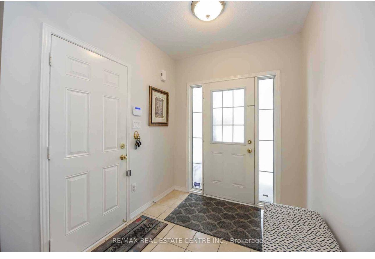 Photo 11 of 96 Burnstown Circle, Brampton, Brampton East — HOMEH