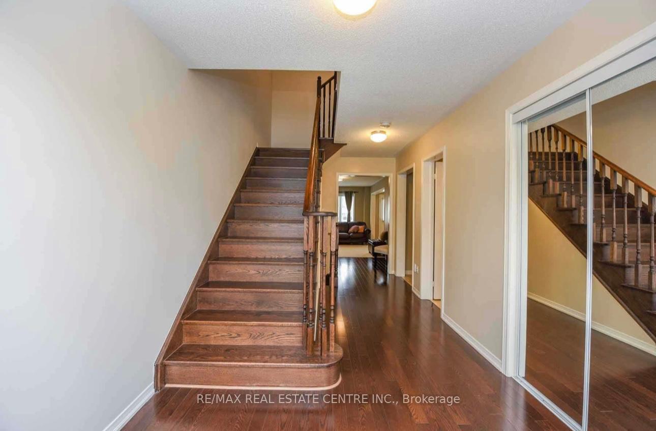 Photo 3 of 96 Burnstown Circle, Brampton, Brampton East — HOMEH